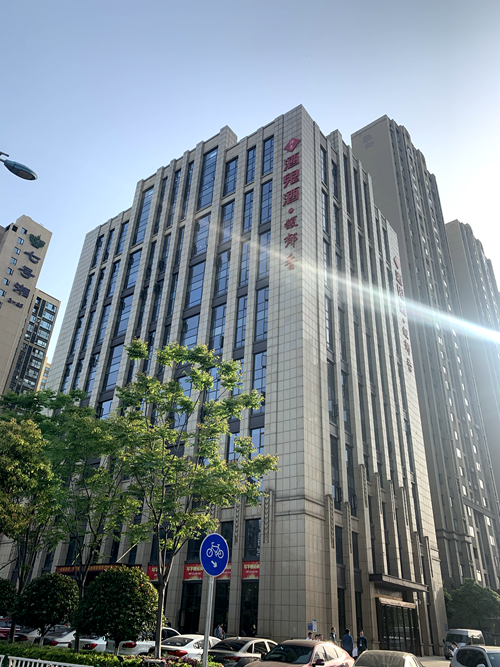 辦公樓中央空調(diào)、中央空調(diào)、湖南中央空調(diào)、中央空調(diào)節(jié)能改造、陜西中央空調(diào)、商用中央空調(diào)